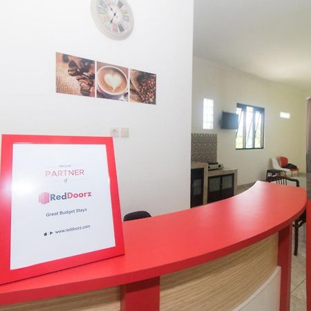Reddoorz Syariah Near Stasiun Madiun Hotel Exterior photo