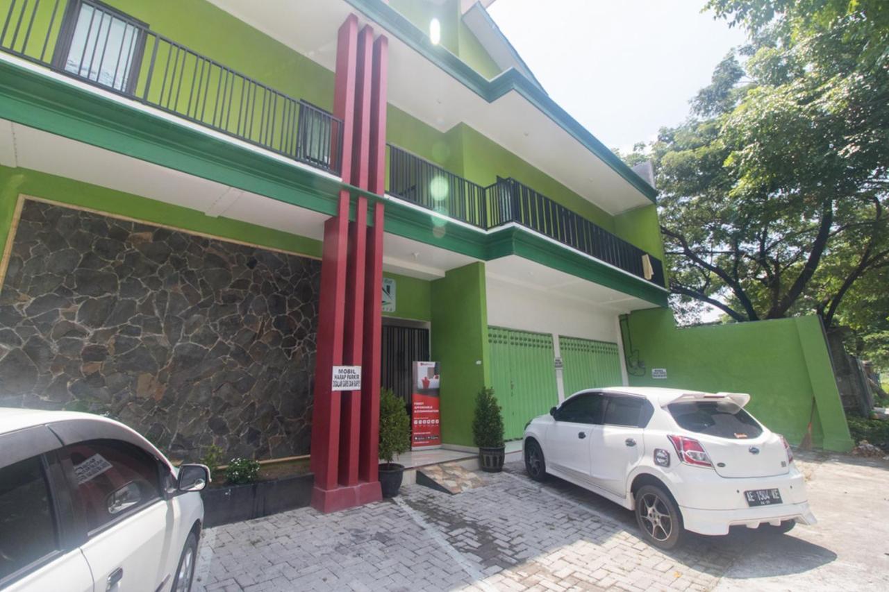 Reddoorz Syariah Near Stasiun Madiun Hotel Exterior photo
